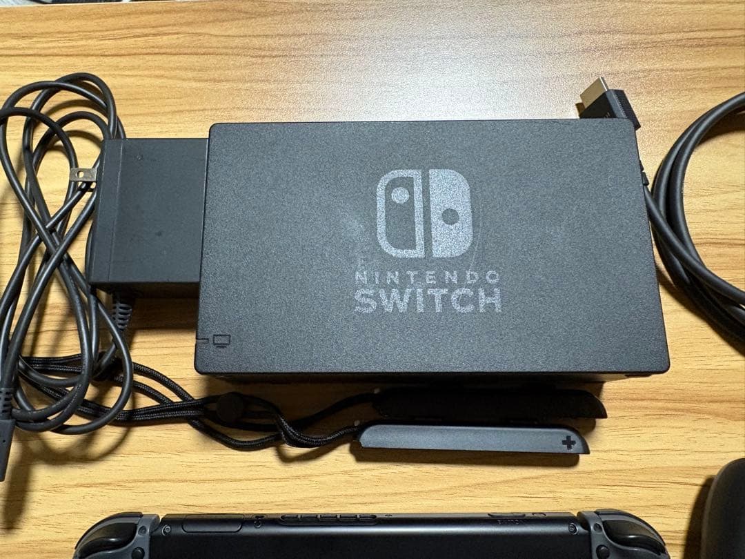 Nintendo Switch グレー 本体 付属品完備　液晶保護フィルム付