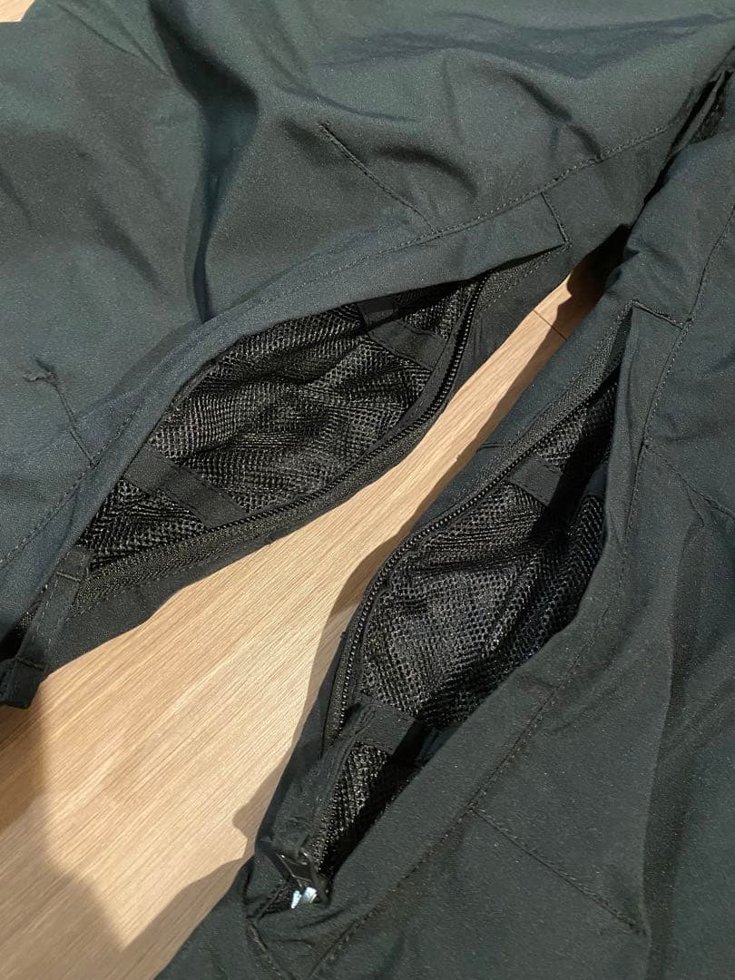 Quiksilver ブラック スノーボードパンツ　子供用　150cm