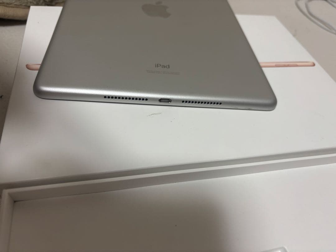 ま*や様 Apple iPad (第8世代) 128GB バッテリー95%