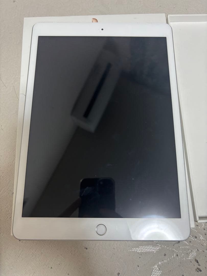ま*や様 Apple iPad (第8世代) 128GB バッテリー95%