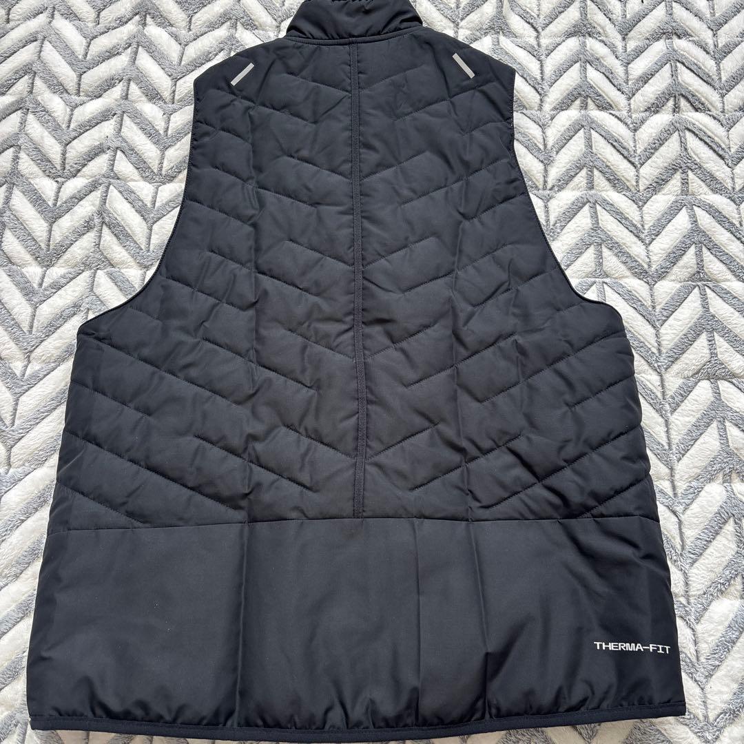 新品　ナイキ　メンズ　ランニングベスト　中綿　ブラック　黒　軽量　撥水　XL