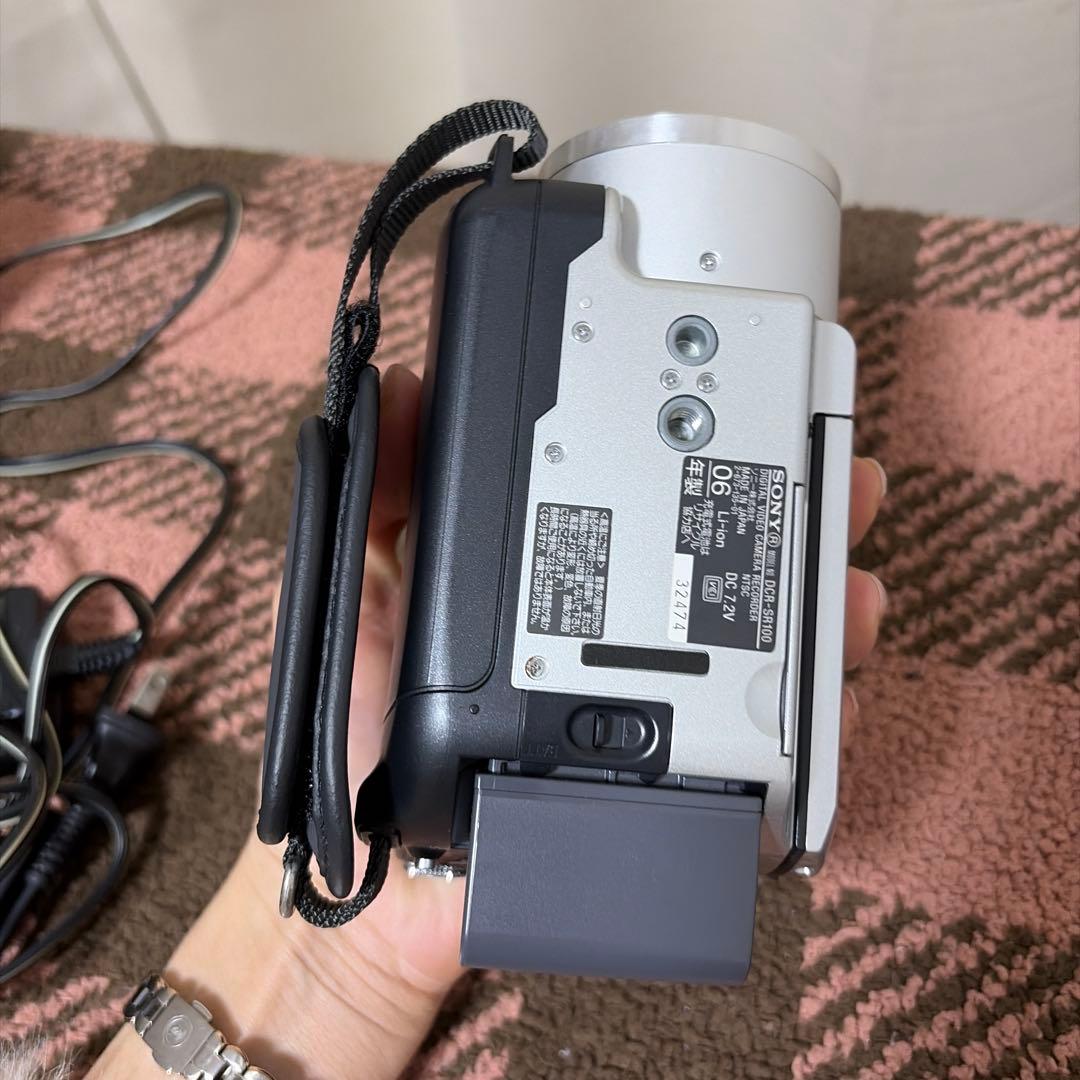 SONY HDD30GB搭載 デジタルビデオカメラ DCR-SR100
