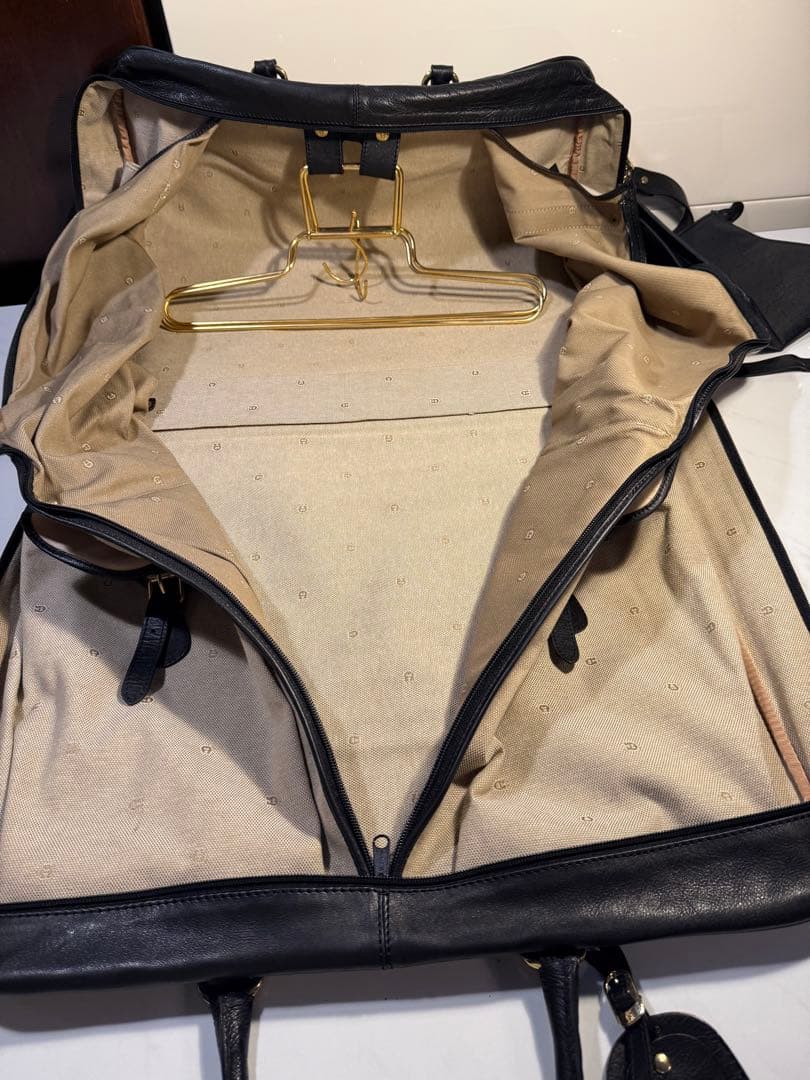 AIGNER アイグナー ガーメントバック