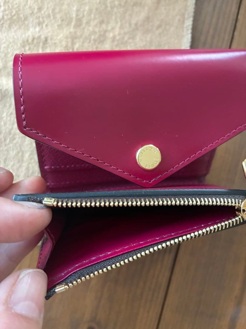 極美品✨ Louis Vuitton 三つ折り財布 黒 赤