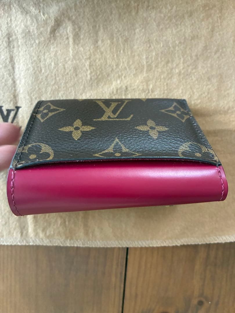 極美品✨ Louis Vuitton 三つ折り財布 黒 赤