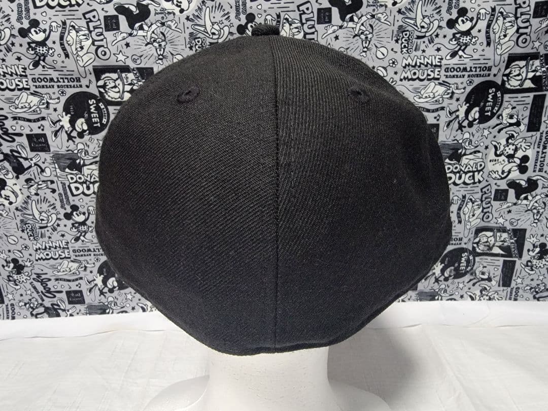 ブラック刺繍ロゴキャップ