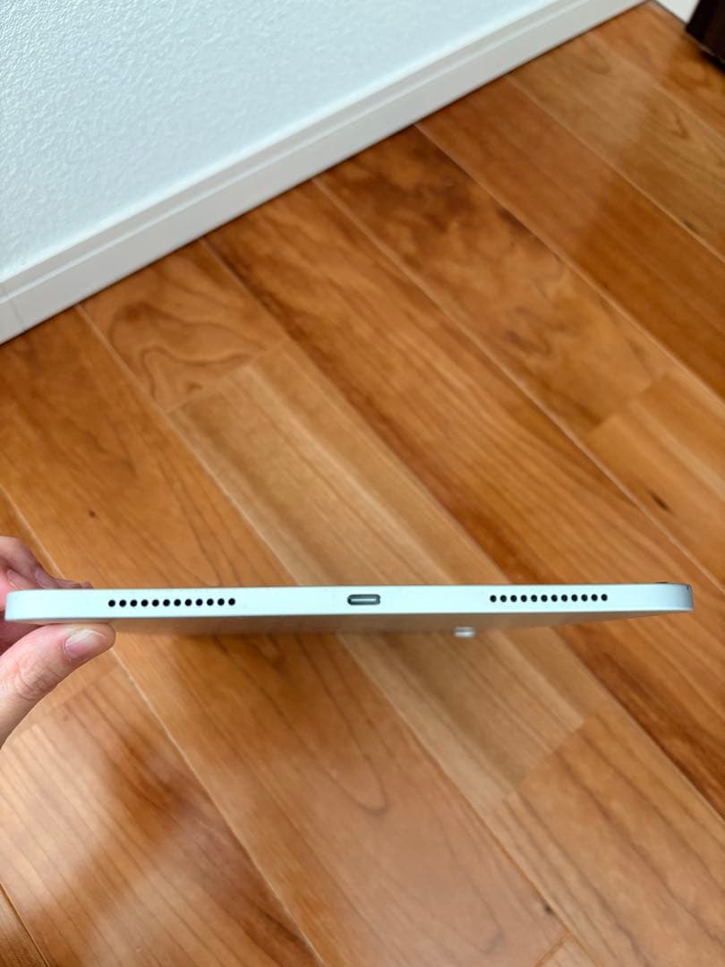 ポ*ポ様 Apple iPad 第10世代シルバー 画面ひび割れあり