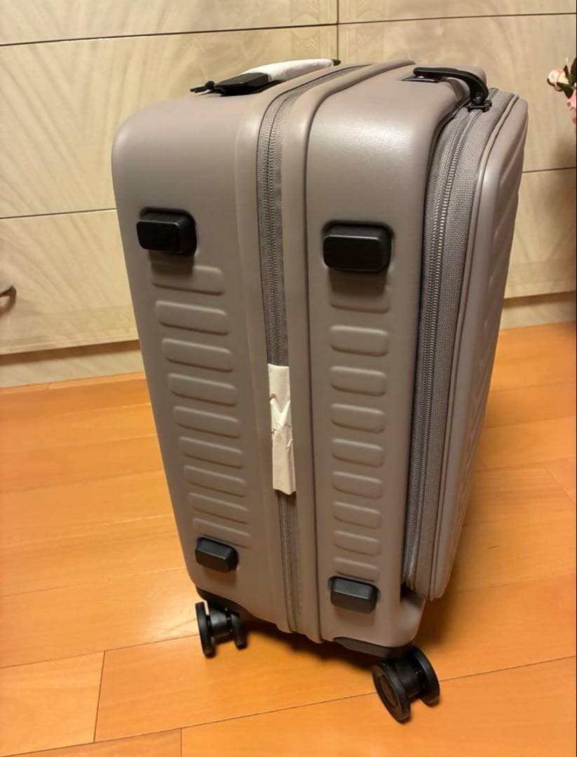 新品　未使用　LOJEL ロジェール Cubo S グレー37（42）L
