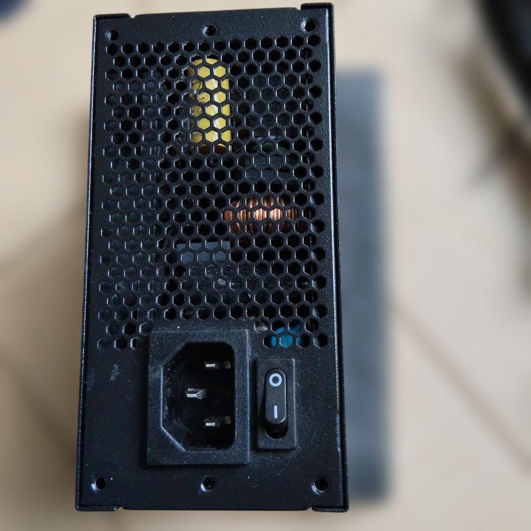 未使用品　SilverStone SFX650W電源 SX650-G