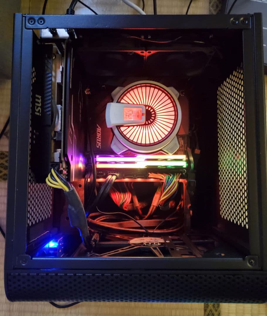 マザーボード GIGABYTE B560I AORUS PRO AX + I5 11400F