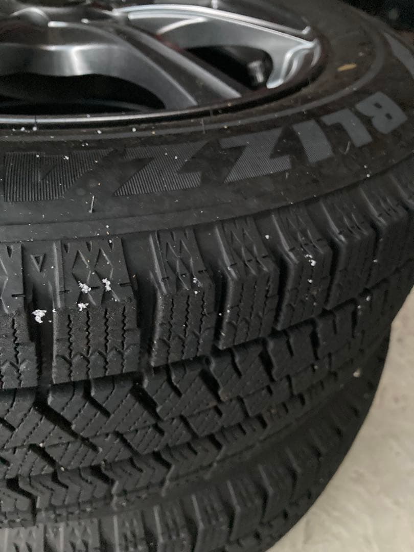 Eric様 ブリヂストン VRX2 185/65R15 スタッドレス4本セット