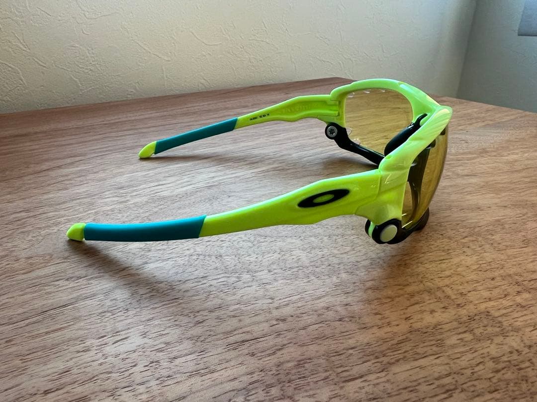 W*r様 Oakley スポーツサングラス ライムグリーン/ブラック　jawbo