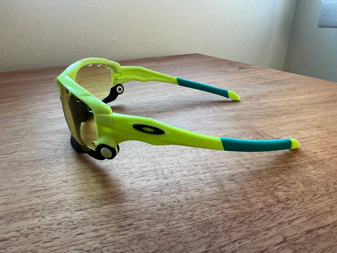 W*r様 Oakley スポーツサングラス ライムグリーン/ブラック　jawbo