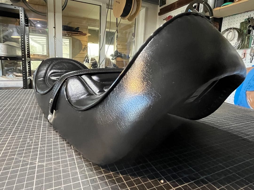 ぽ*ん様 GS400黒艶ダブルアンコ抜きチョビ猫シートゲルザブ加工済み