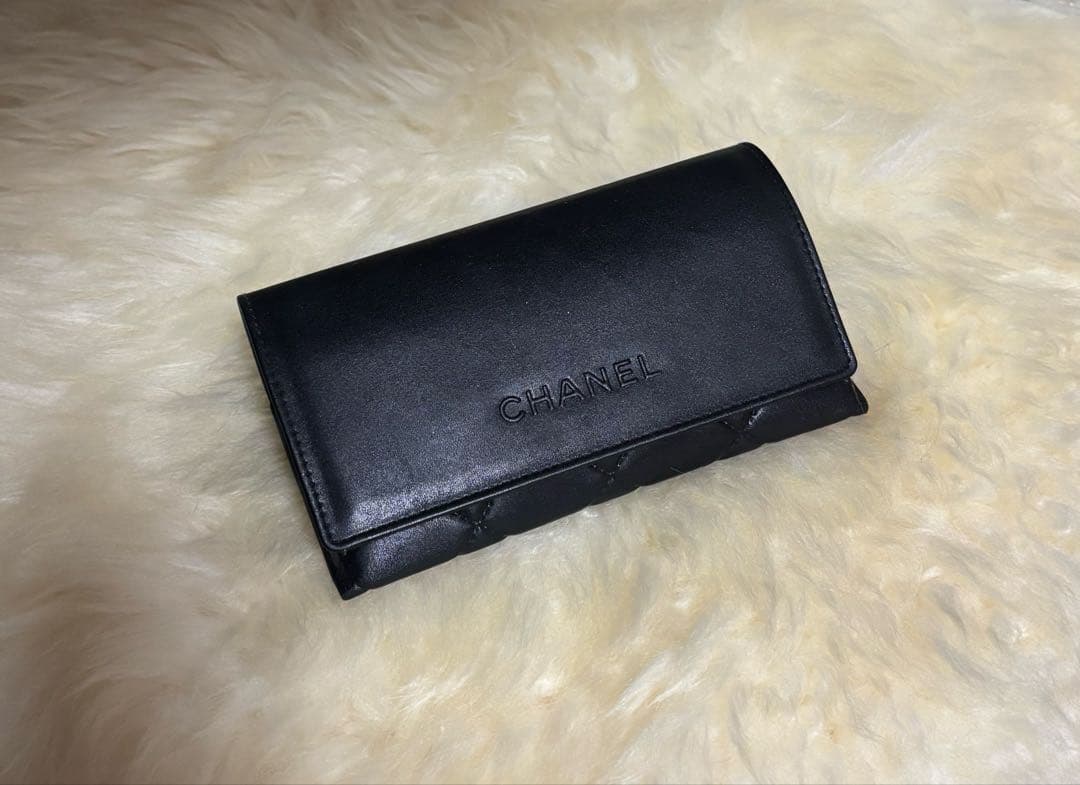 CHANEL バタフライ シェイプ アイウェアサングラス ブラック & ベージュ
