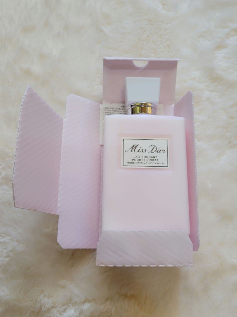 Miss Dior　ミス　ディオール　ボディ　ミルク　200ml　箱つき