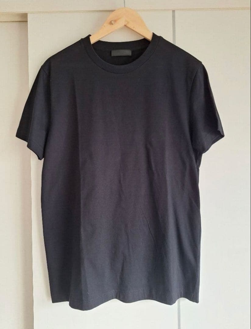 PRADA 黒Tシャツ