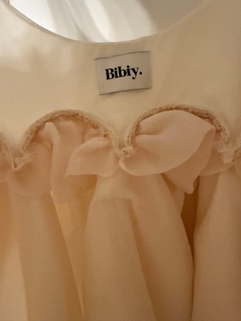 完全完売。再入荷なし。Bibiy. BIANCA TOP ホワイト