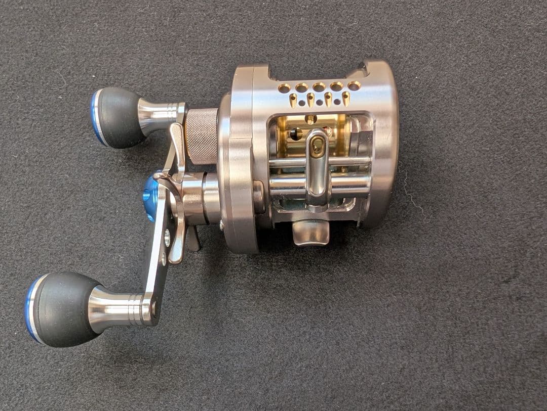 リール SHIMANO CALCUTTA CONQUEST 200DC