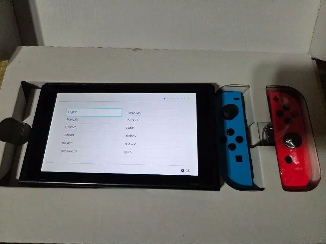 Nintendo Switch本体 レッド・ブルー ジョイコン付 説明必読