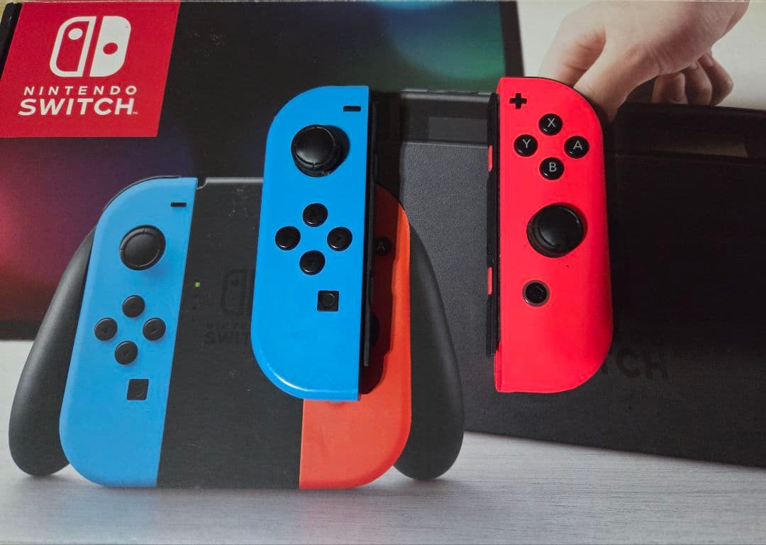 Nintendo Switch本体 レッド・ブルー ジョイコン付 説明必読