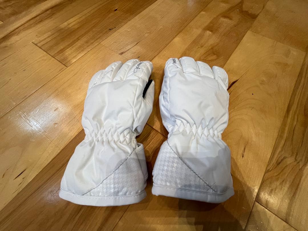 美品スキーウェア上下セット　130 ロイシュグローブセット　reusch 女の子