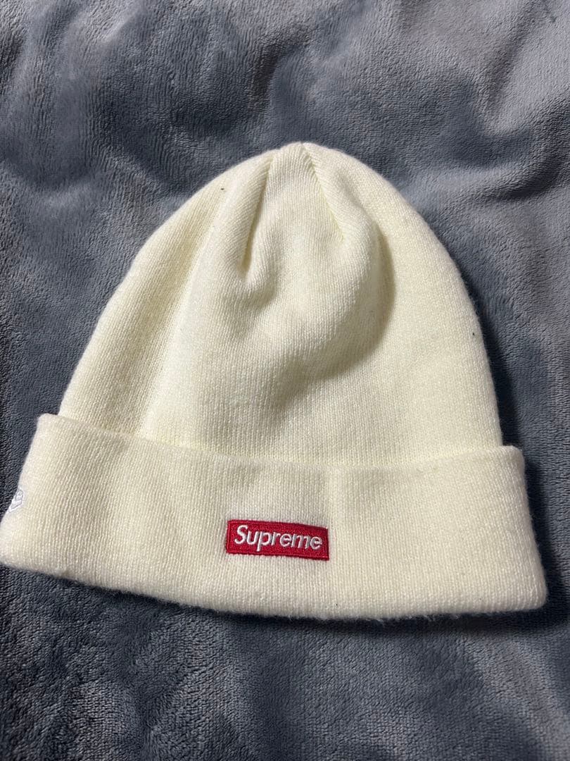supreme ビーニー 22FW Sロゴ ツノ　ホワイト ニット帽