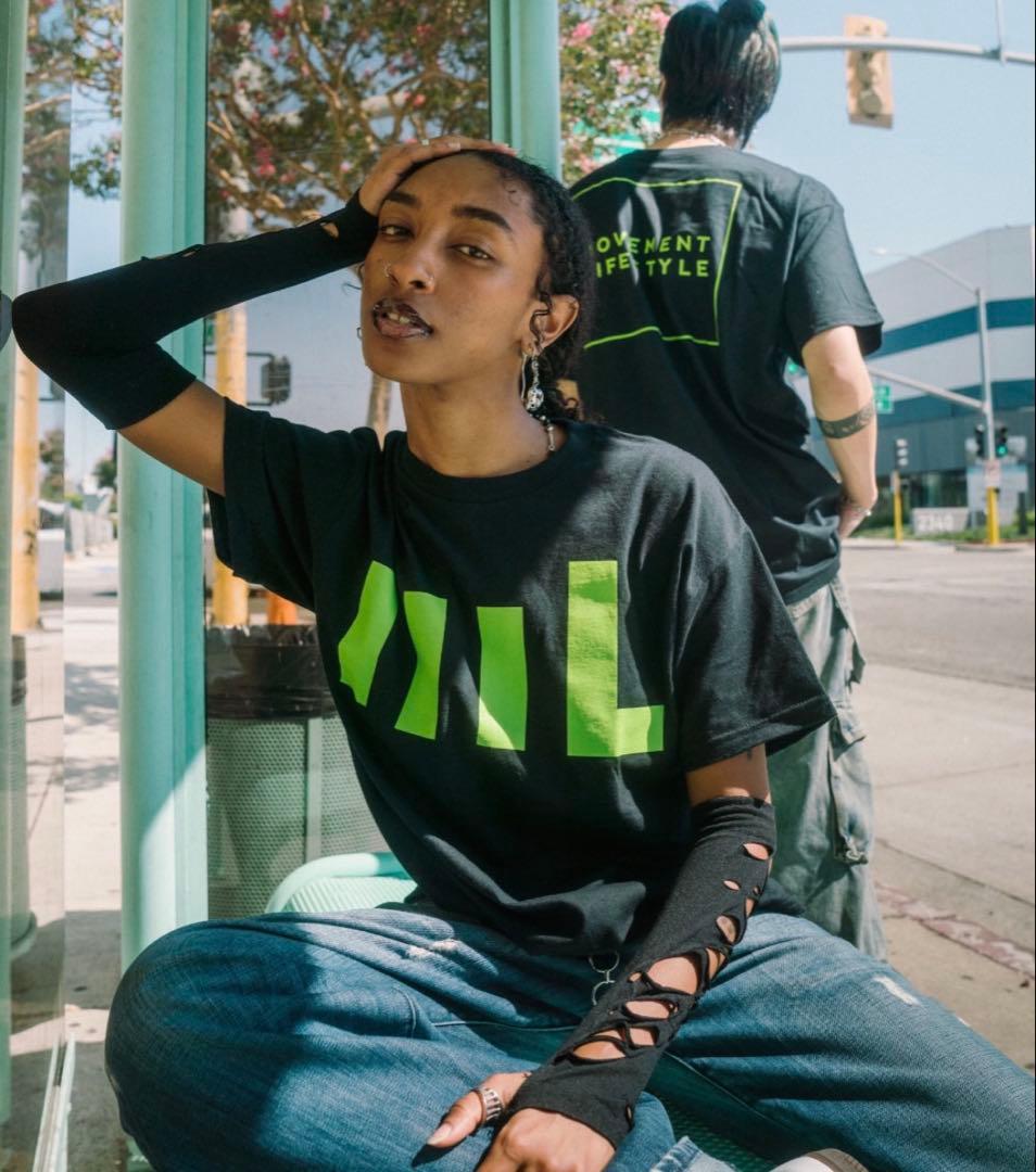 新品未使用 MOVEMENT LIFESTYLE Tシャツ Mサイズ