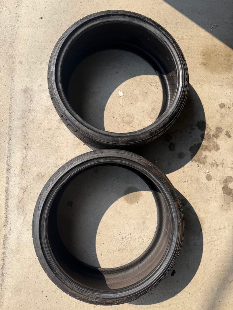 NITTO NT555G 235/30R20 2本セット