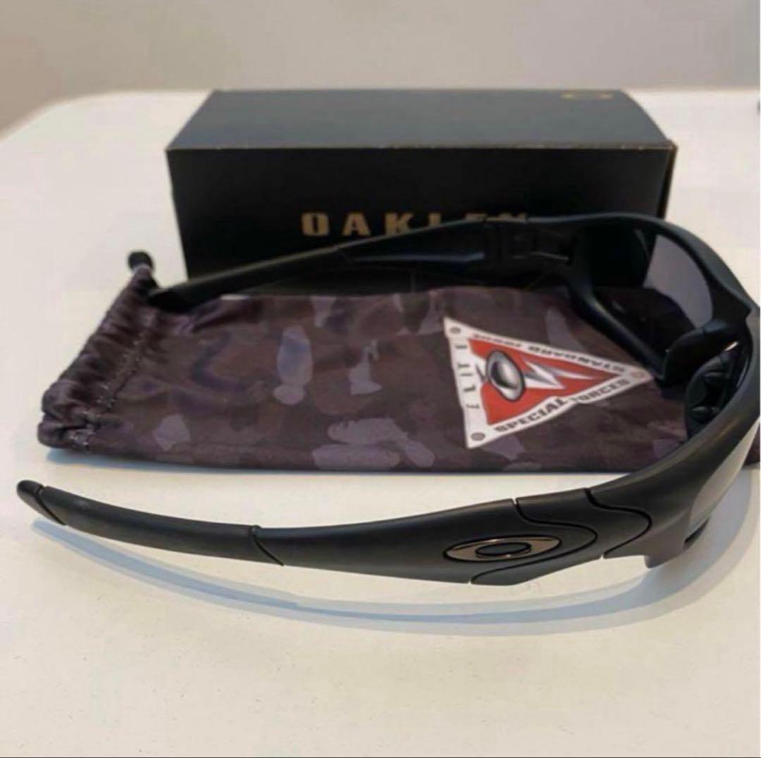 Oakley straight jacket サングラス オークリー　io着用