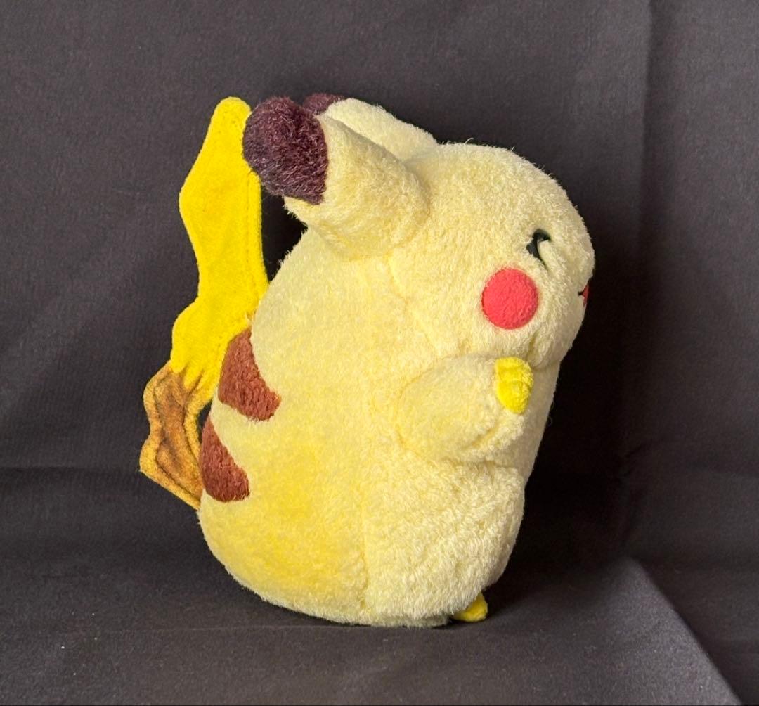 初期　ピカチュウ　バンザイ　TOMY ぬいぐるみ