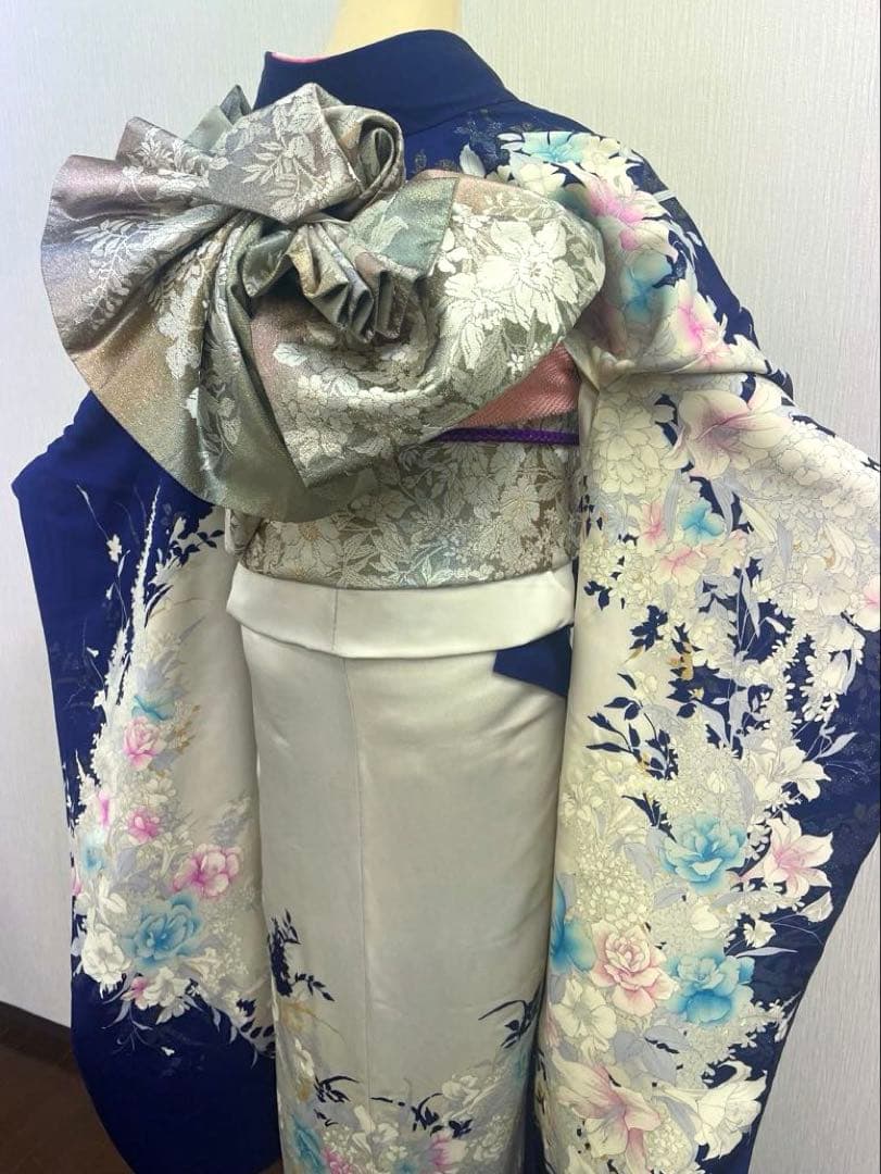 梅乃【152】正絹　振袖　フルセット　前撮り　成人式　撮影　大人　紺　花