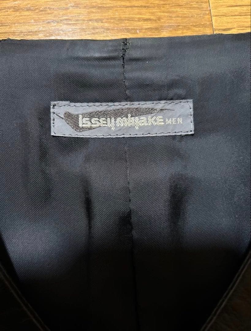イッセイミヤケ／ISSEY MIYAKE レザー ベスト 黒