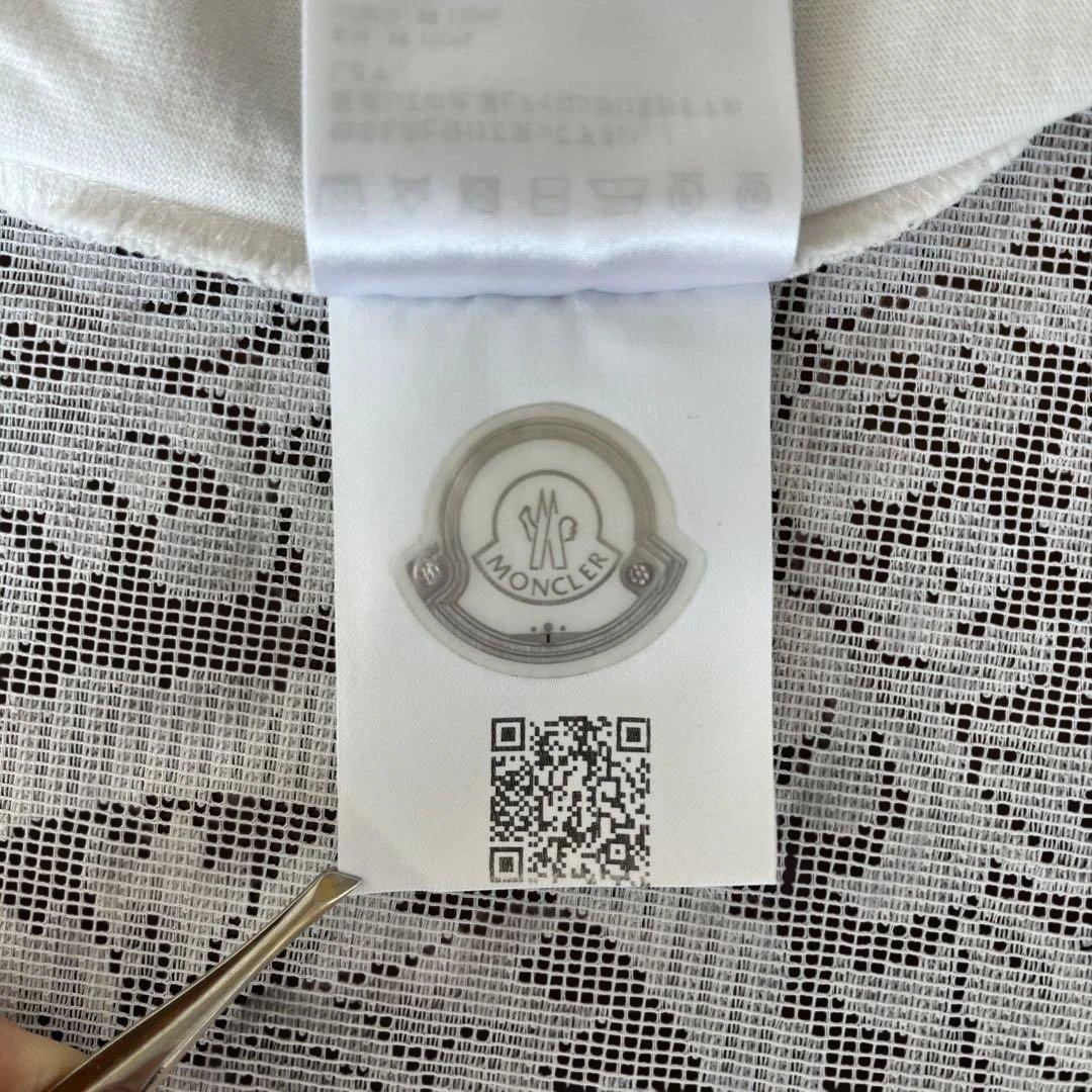 MONCLER ホワイト Tシャツ ポケット付き メンズ Mサイズ