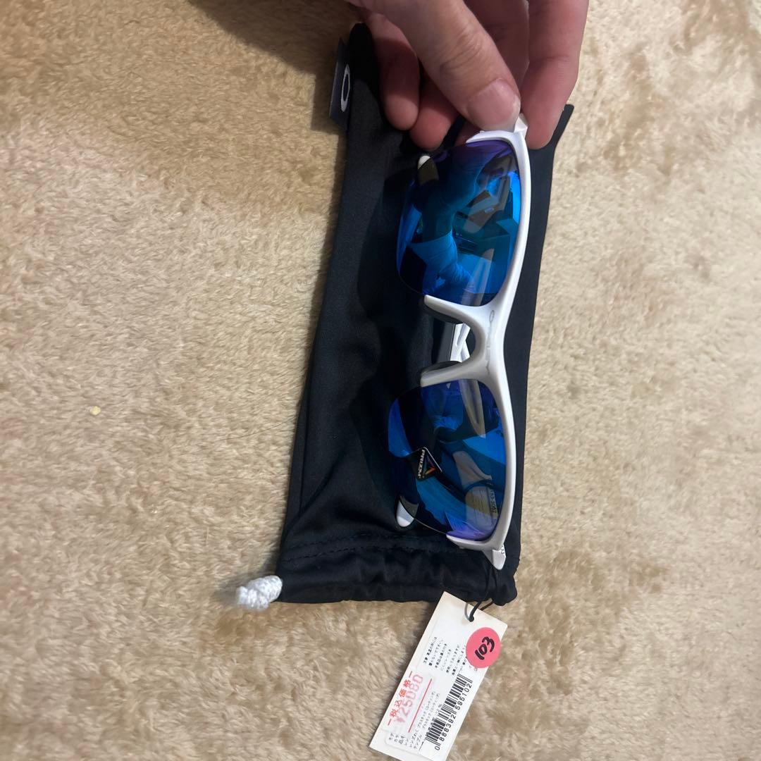 【*K様 【値下げしました】Oakley サングラス ホワイト/ブルー 未使用