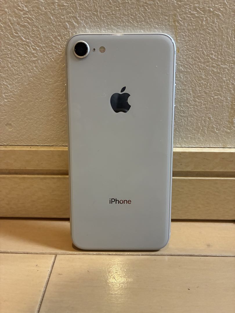 iPhone8 64GB シルバー　SIMロック解除済み