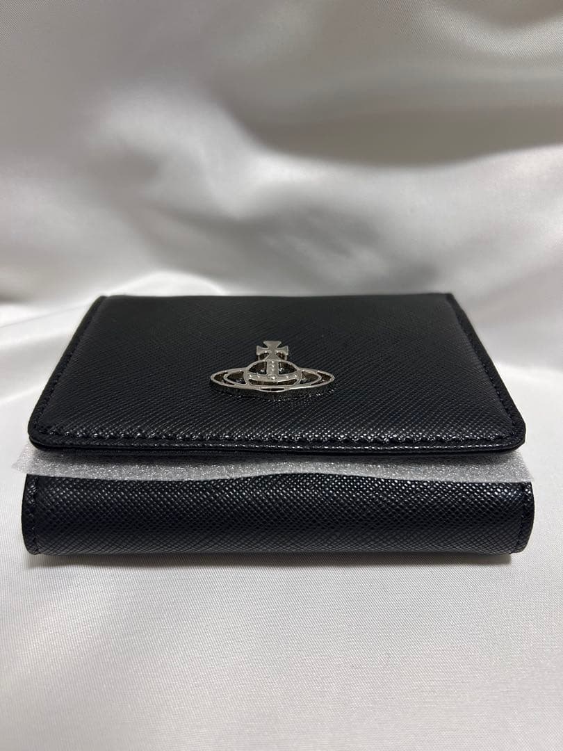 Vivienne Westwoodブラック 三つ折り財布