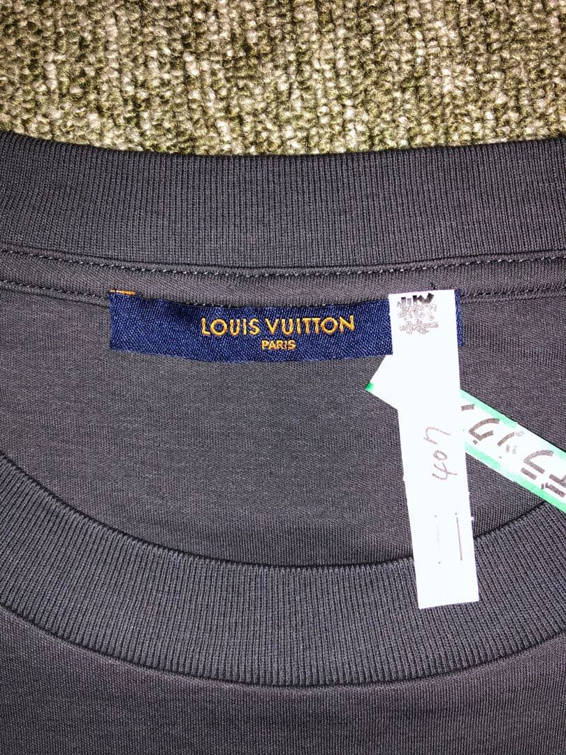LOUIS VUITTON チャコールグレー Tシャツ