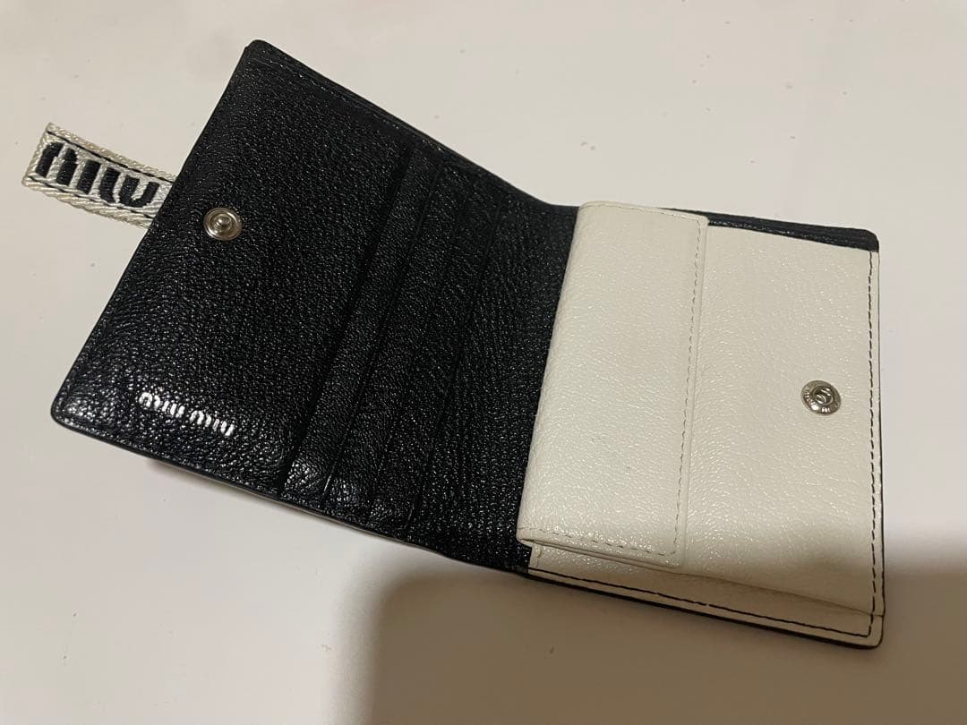 【美品】miumiu 二つ折り財布 黒