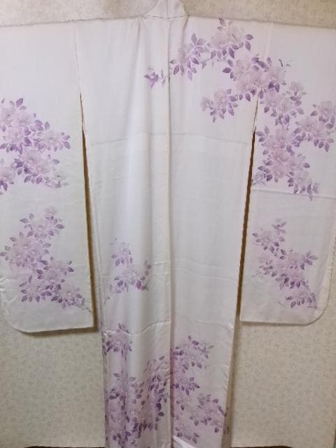 103844 レディース　振袖　クリーム色ほか