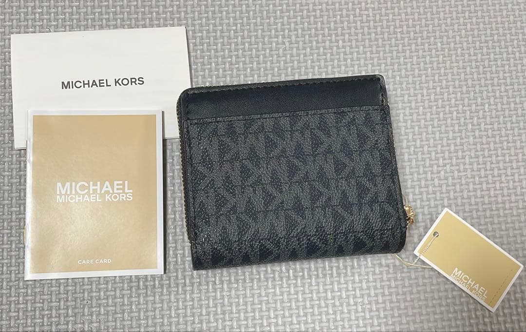 最終値下げ！MICHAEL KORS JET SET TRAVEL 二つ折り財布