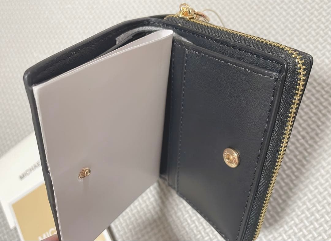 最終値下げ！MICHAEL KORS JET SET TRAVEL 二つ折り財布