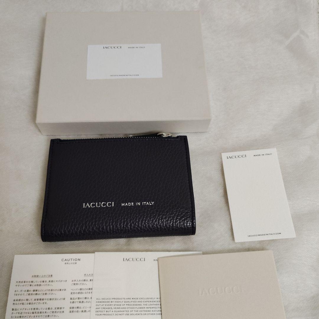 IACUCCI ネイビー 二つ折り財布
