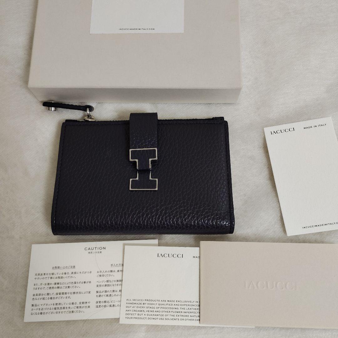 IACUCCI ネイビー 二つ折り財布