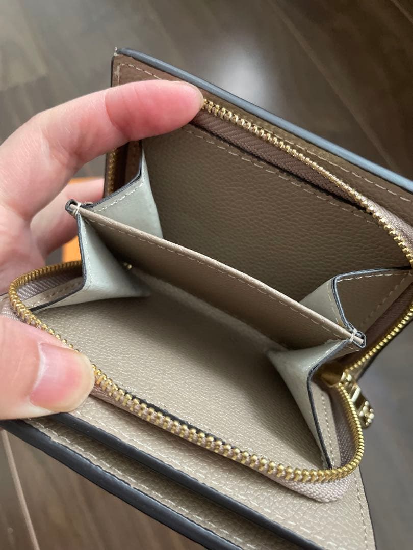 七*神様 LOUIS VUITTON 二つ折り財布