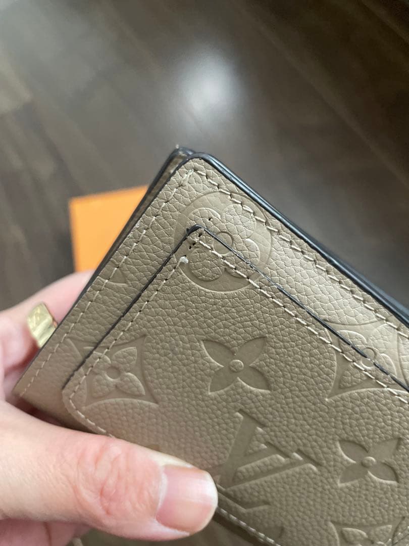 七*神様 LOUIS VUITTON 二つ折り財布