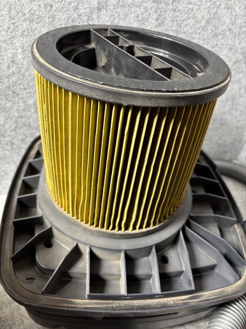 S*R様 Ryobi RVC-1100 乾湿両用掃除機 本体