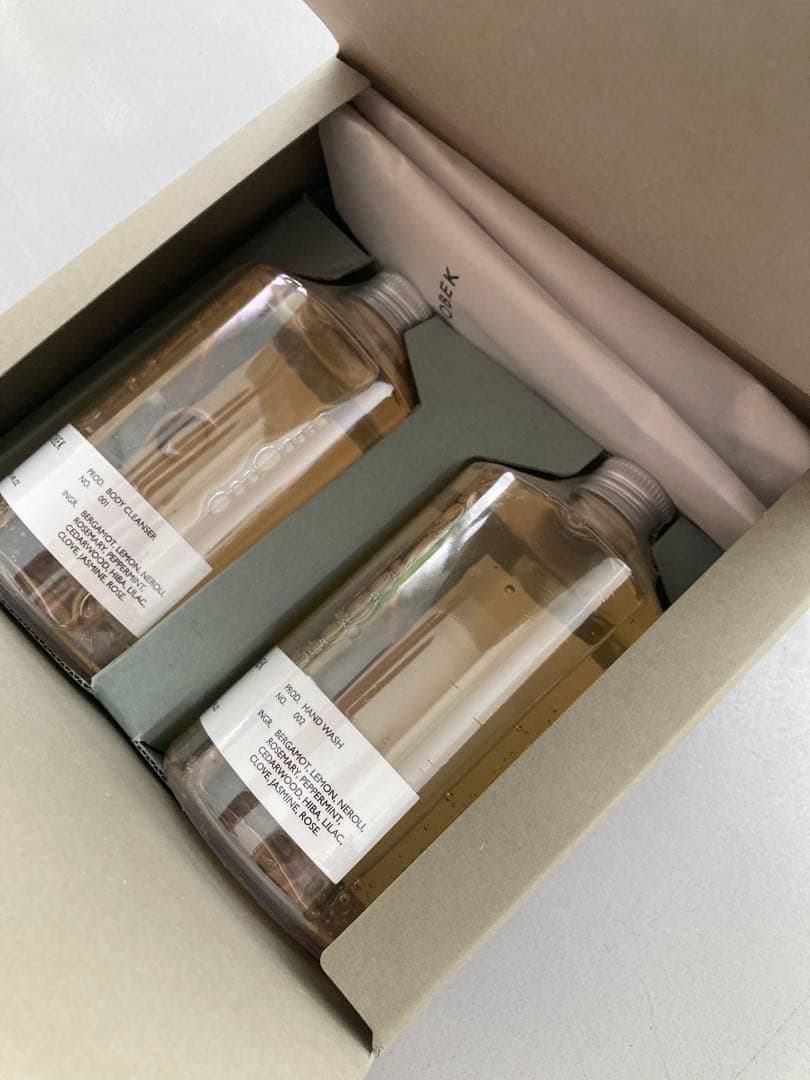 衛生日用品 YOBEK BODY CLEANSER & HAND WASH GIFT SET
