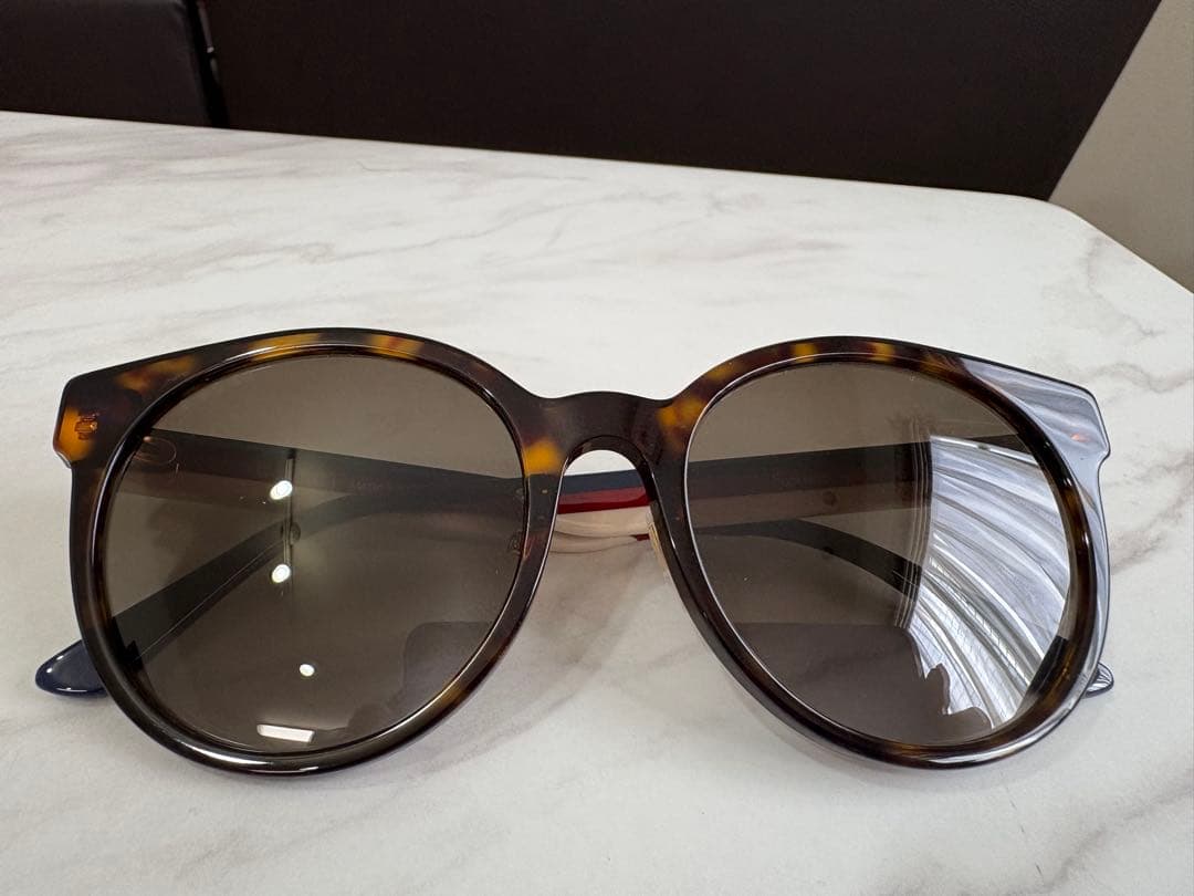 lov 　GUCCI グッチ　サングラス　ウェブストライプ