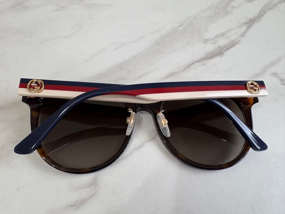 lov 　GUCCI グッチ　サングラス　ウェブストライプ